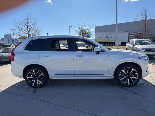 2024 Volvo XC90 B5 Plus