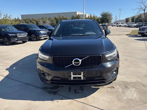 2022 Volvo XC40 T5 R-Design