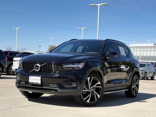 2022 Volvo XC40 T5 R-Design