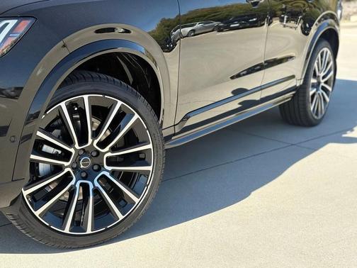 2026 Volvo XC90 B6 Ultra Dark Theme 7-Seater