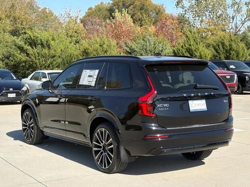 2026 Volvo XC90 B6 Ultra Dark Theme 7-Seater