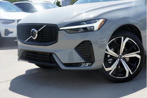 2025 Volvo XC60 B5 Ultra