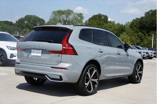 2025 Volvo XC60 B5 Ultra