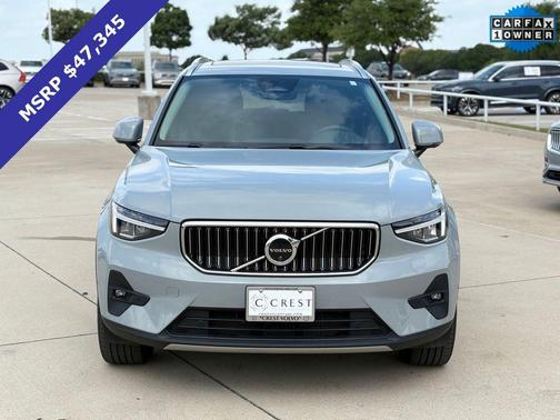 Vapour Gray Metallic 2025 Volvo XC40 B5 Plus Bright Theme
