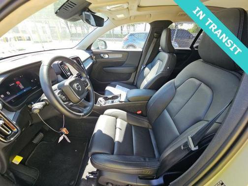 2025 Volvo XC40 B5 Plus Bright Theme