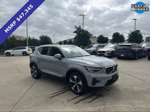 Vapour Gray Metallic 2025 Volvo XC40 B5 Plus Bright Theme