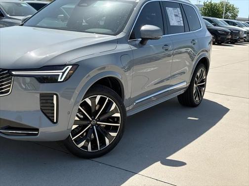 2025 Volvo XC90 Plug-In Hybrid T8 (2025.5) Plus 7-Seater
