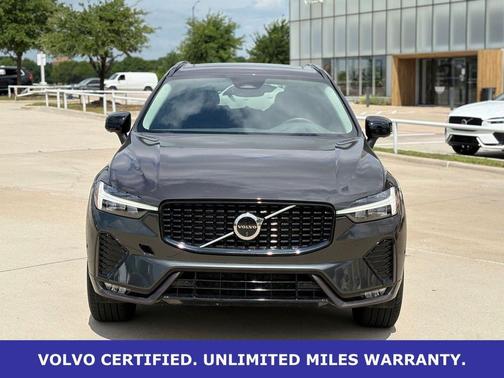 Platinum Grey Metallic 2025 Volvo XC60 B5 Plus