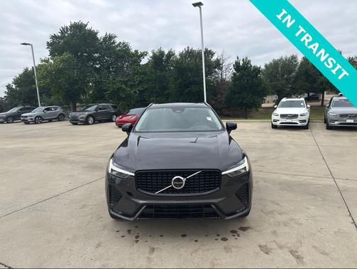 Platinum 2025 Volvo XC60 B5 Plus
