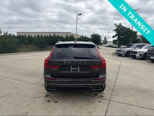 Platinum 2025 Volvo XC60 B5 Plus