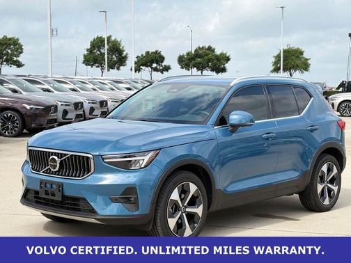 Fjord Blue Metallic 2025 Volvo XC40 B5 Plus Bright Theme