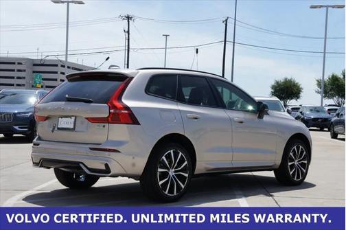 2025 Volvo XC60 B5 Plus