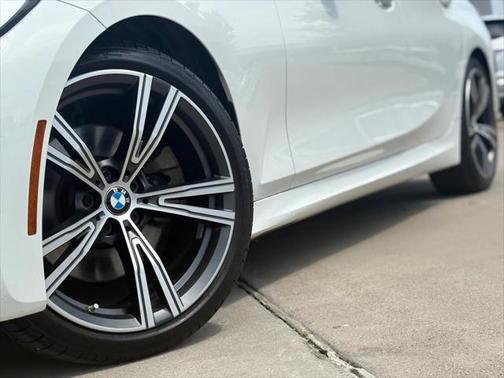 2021 BMW 330 i