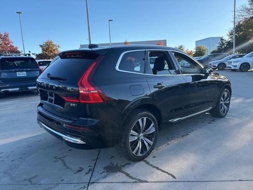 2023 Volvo XC60 B5 Plus Bright Theme