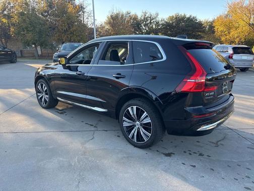 2023 Volvo XC60 B5 Plus Bright Theme