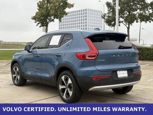 2023 Volvo XC40 B5 Plus Bright Theme