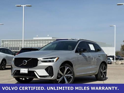 2023 Volvo XC60 B5 Ultimate Dark Theme