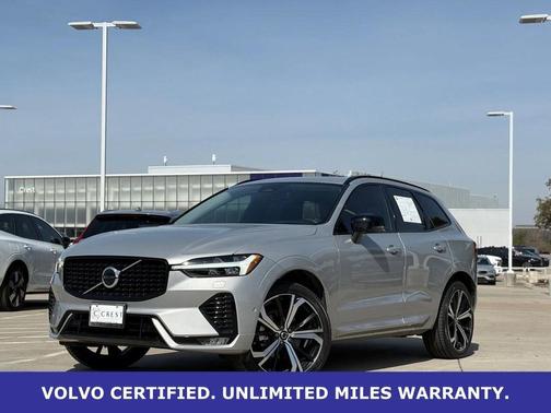 2023 Volvo XC60 B5 Ultimate Dark Theme