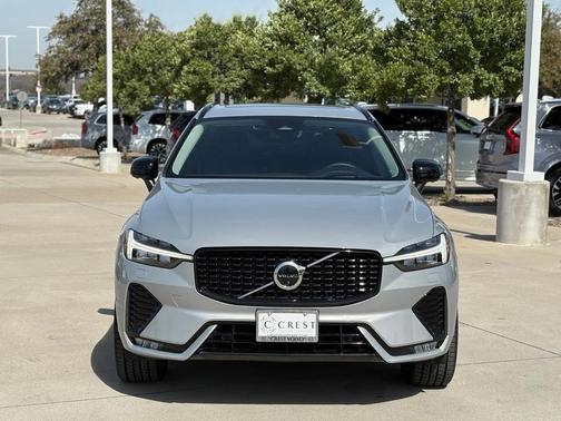 2023 Volvo XC60 B5 Ultimate Dark Theme