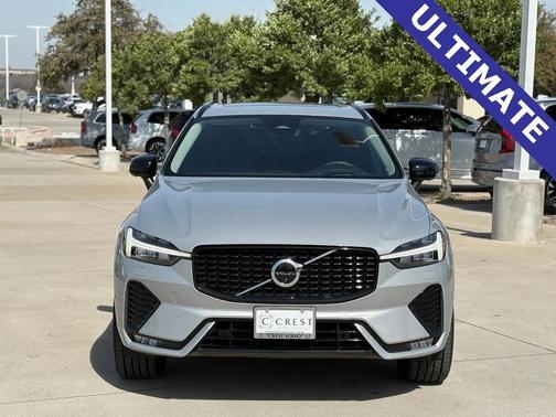 2023 Volvo XC60 B5 Ultimate Dark Theme