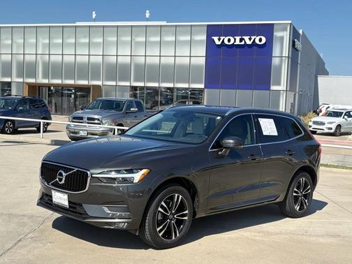 2021 Volvo XC60 T5 Momentum