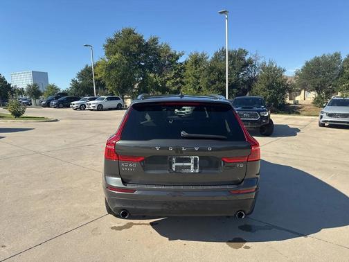 2021 Volvo XC60 T5 Momentum