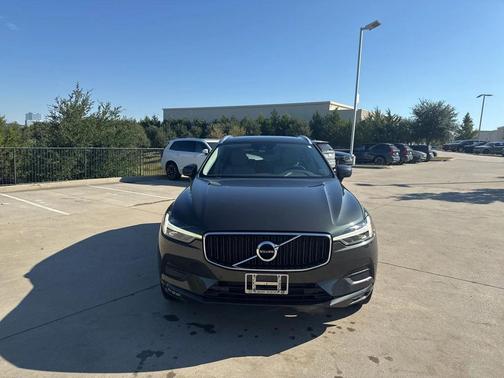 2021 Volvo XC60 T5 Momentum