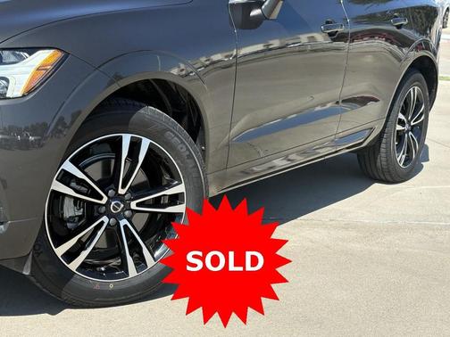 2021 Volvo XC60 T5 Momentum