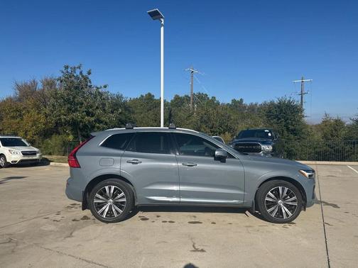 2023 Volvo XC60 B5 Plus Bright Theme