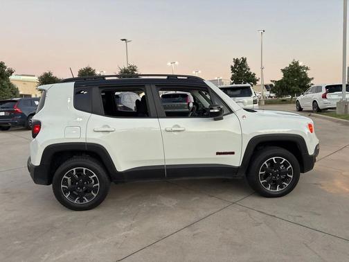 2023 Jeep Renegade Trailhawk