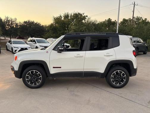 2023 Jeep Renegade Trailhawk