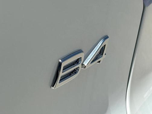 2026 Volvo XC40 B4 Plus