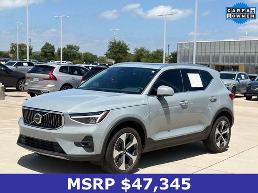 Vapour Gray Metallic 2025 Volvo XC40 B5 Plus Bright Theme
