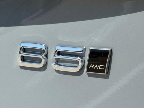 Vapour Grey 2026 Volvo XC90 B5 Core