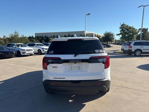 2021 GMC Acadia SLT