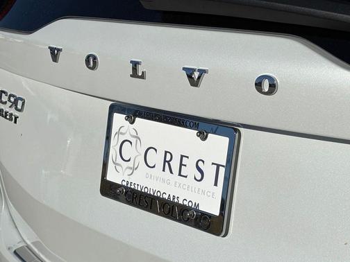 Crystal White 2026 Volvo XC90 Plug-In Hybrid T8 Ultra Dark Theme 7-Seater