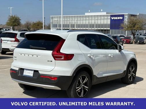 2025 Volvo XC40 B5 AWD