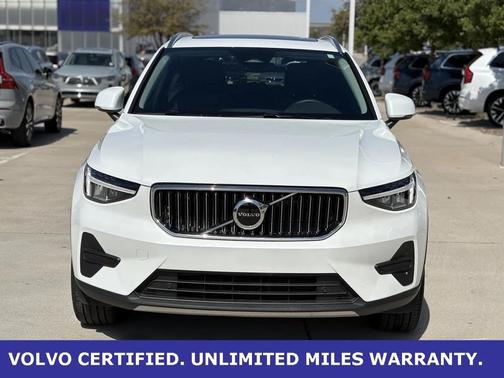 2025 Volvo XC40 B5 AWD