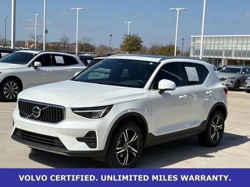 2025 Volvo XC40 B5 AWD