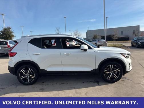 2025 Volvo XC40 B5 AWD