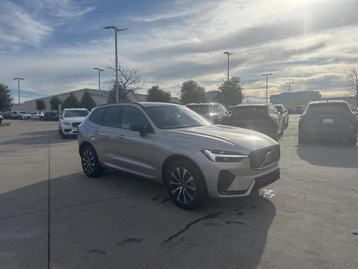 2025 Volvo XC60 B5 Plus