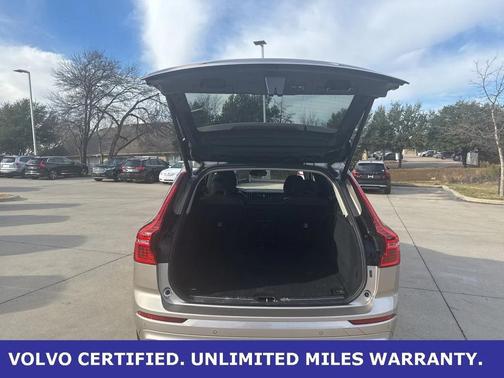 2025 Volvo XC60 B5 Plus