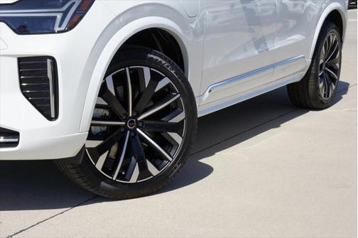 2025 Volvo XC90 Plug-In Hybrid T8 (2025.5) Core 7-Seater