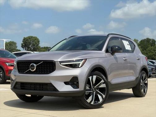 2026 Volvo XC40 B5 Ultra