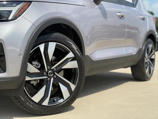 2026 Volvo XC40 B5 Ultra