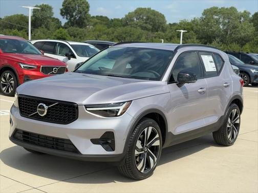 2026 Volvo XC40 B5 Ultra