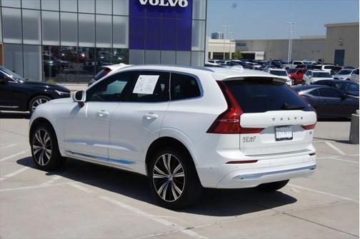 2022 Volvo XC60 B5 Inscription