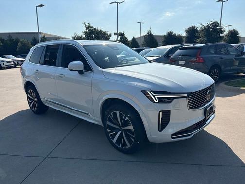 Crystal White Metallic 2025 Volvo XC90 B5