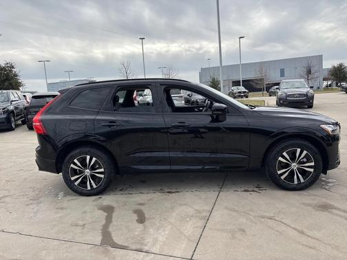 2025 Volvo XC60 B5 AWD