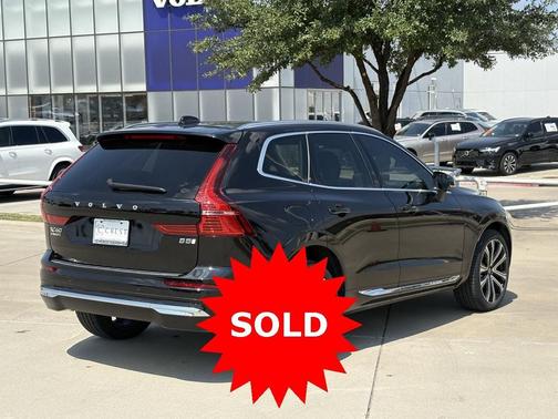 2023 Volvo XC60 B5 Ultimate Bright Theme